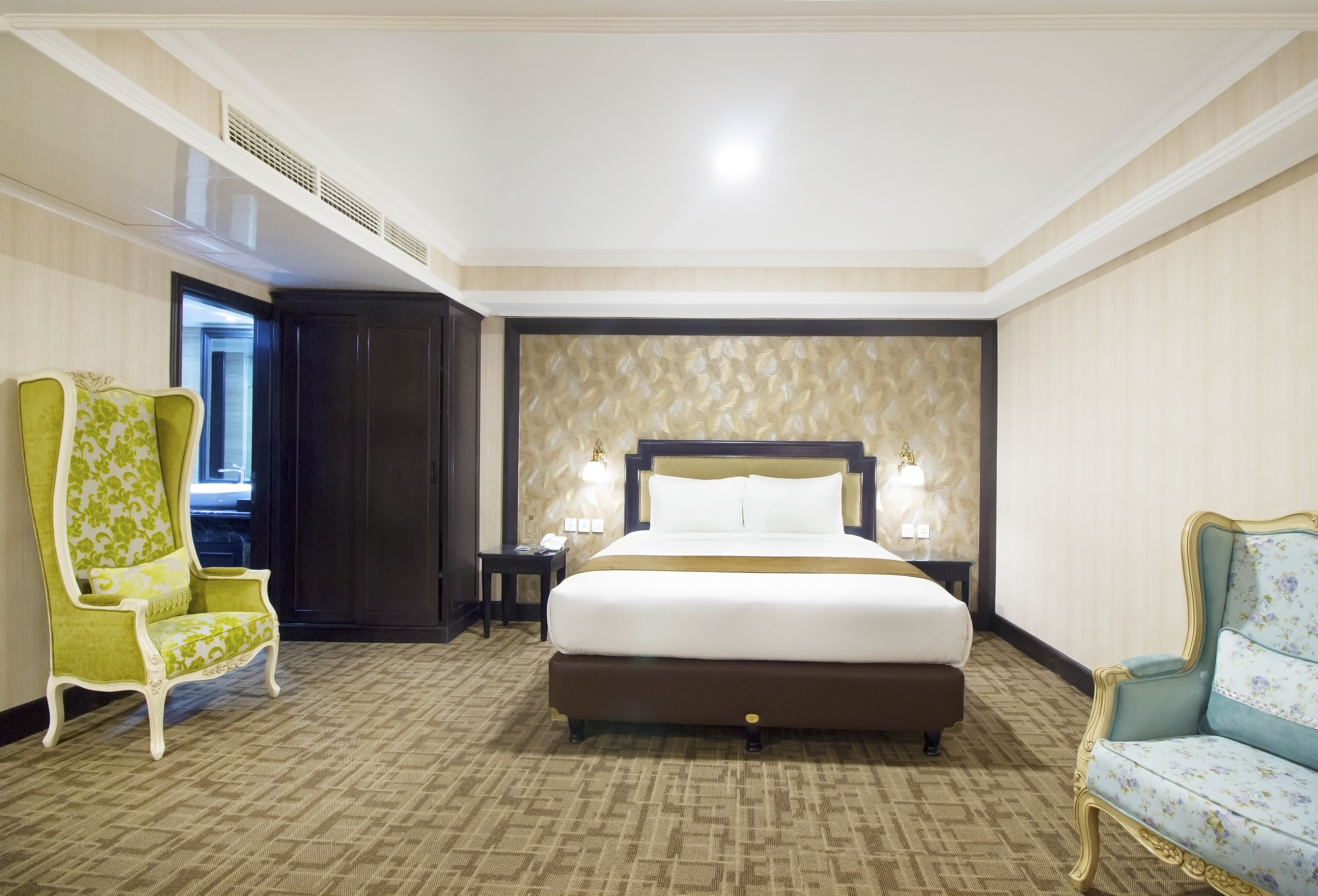 Golden Boutique Melawai