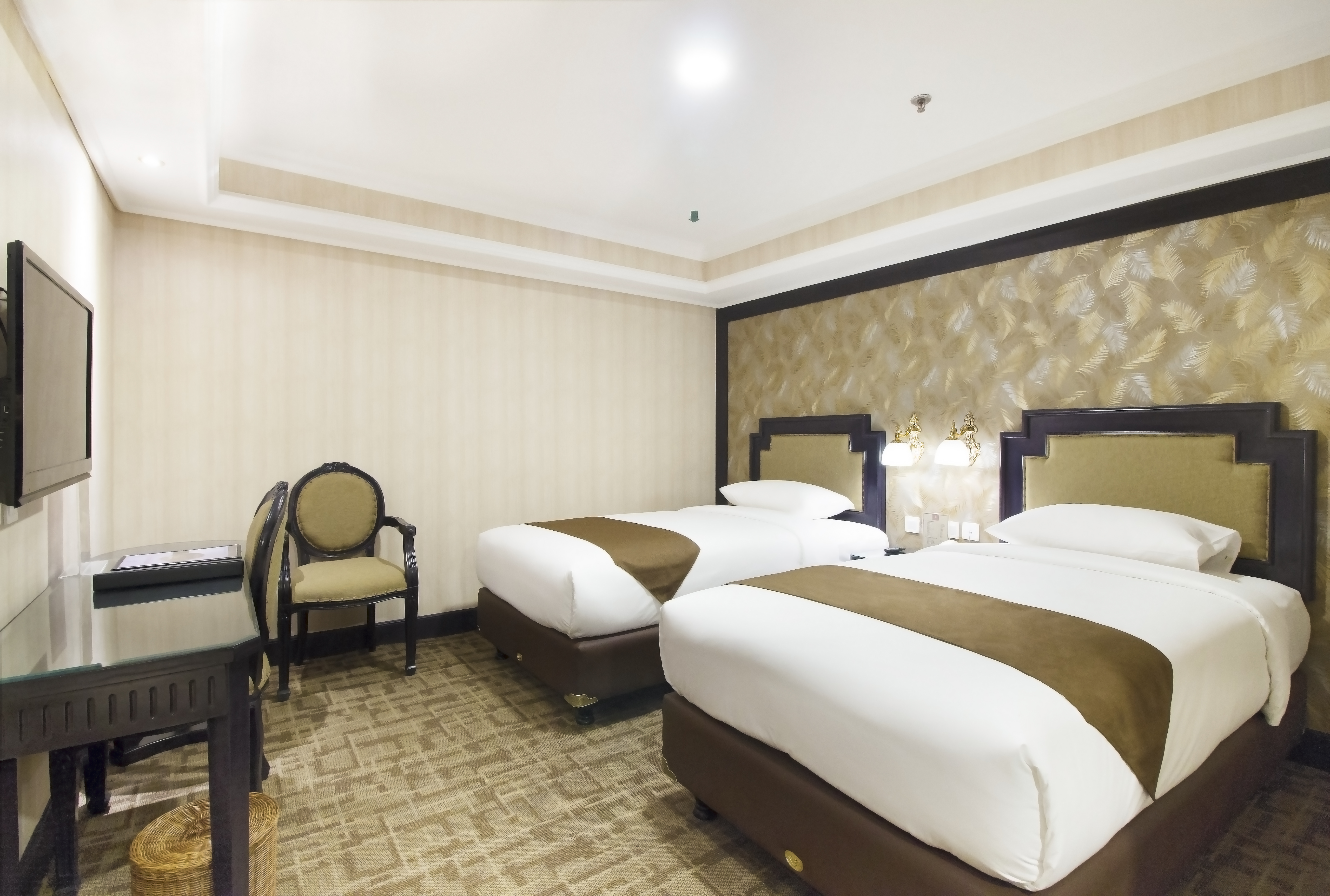 Golden Boutique Melawai
