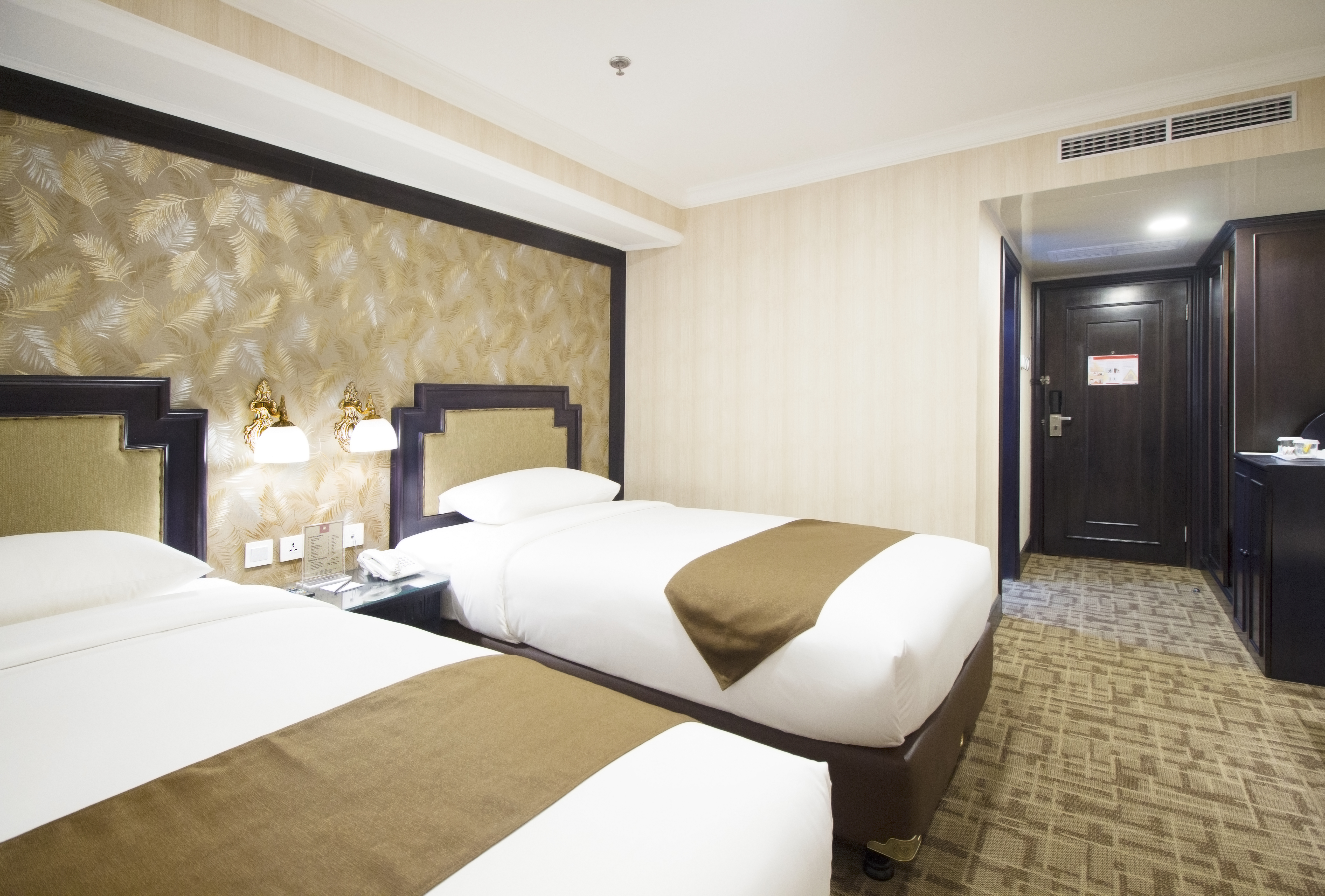 Golden Boutique Melawai
