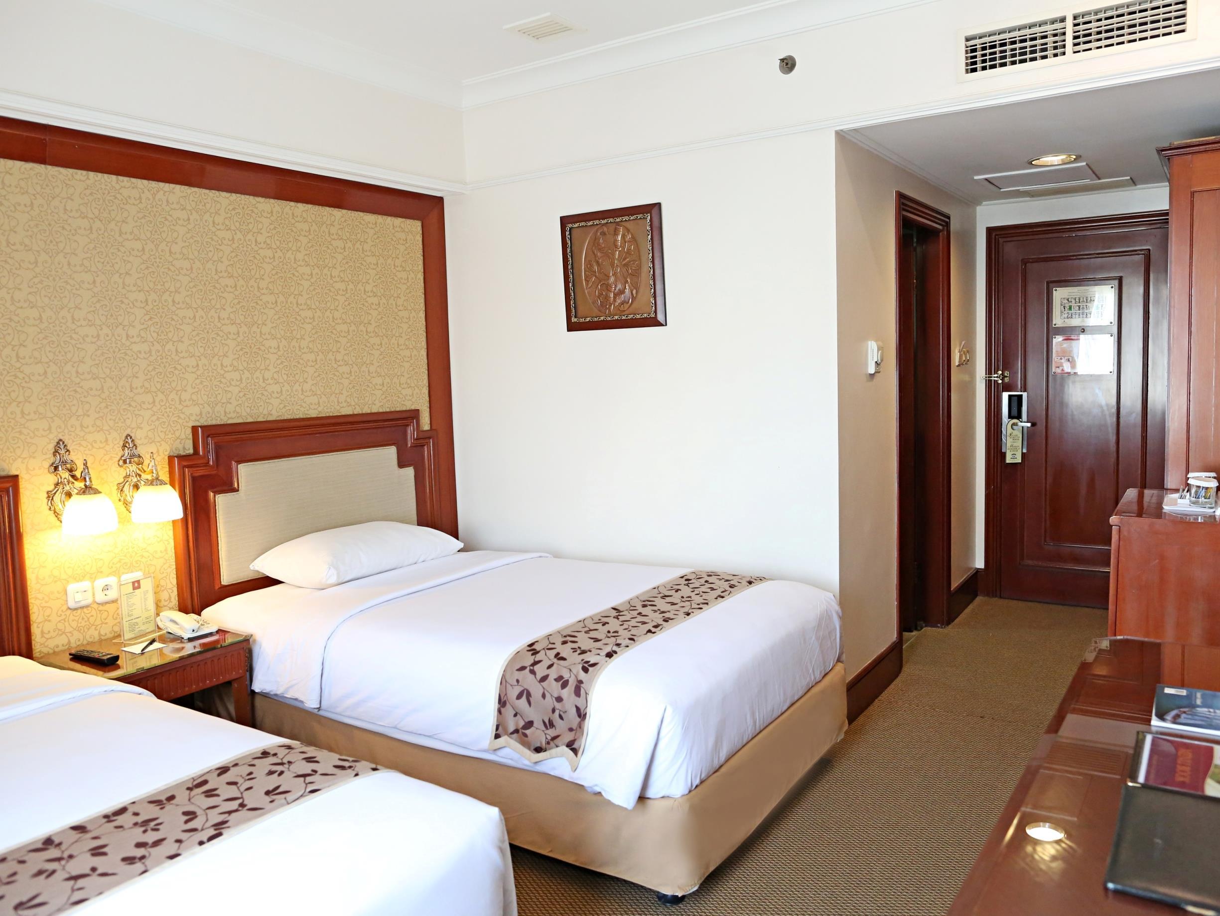 Golden Boutique Melawai