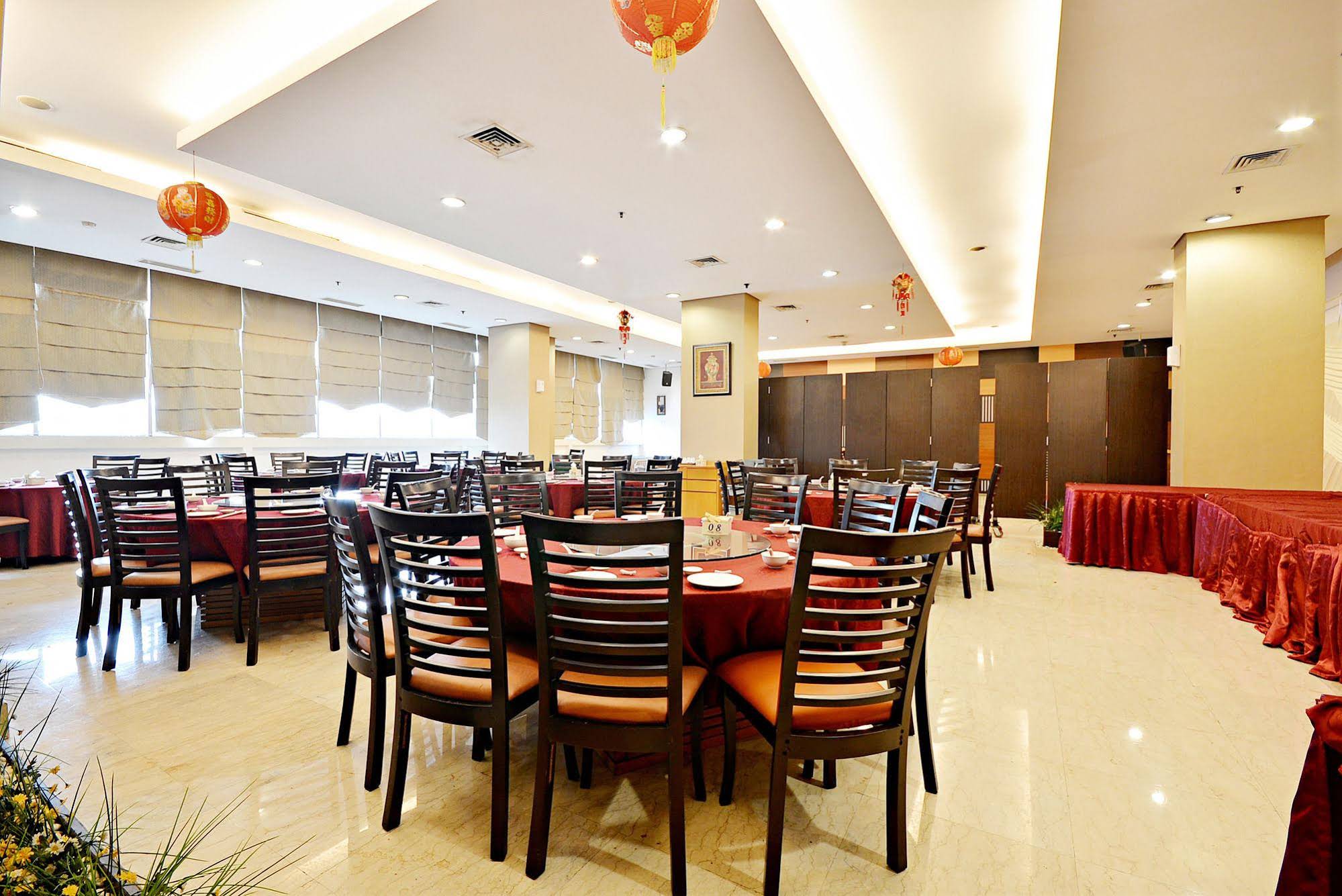 Grand Asia Hotel by ZEN Rooms