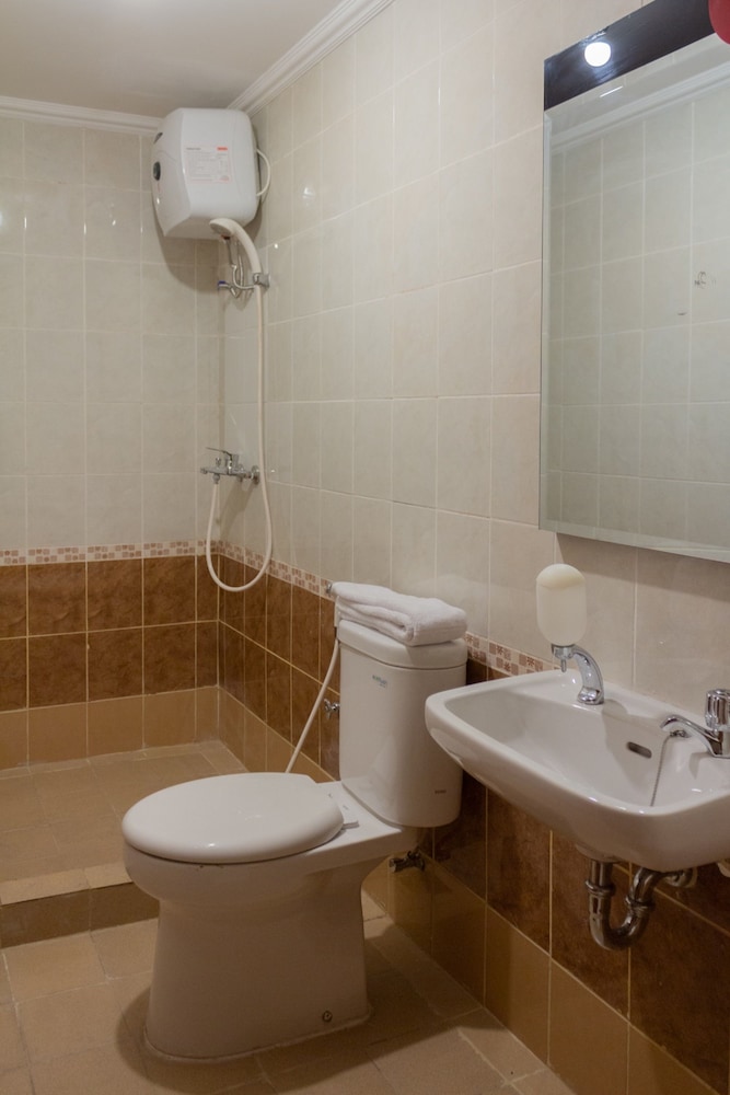 Grand Palace Kemayoran by OYO Rooms