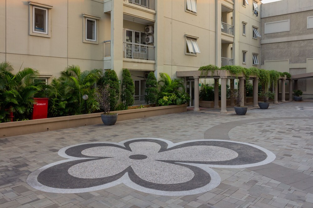 Grand Palace Kemayoran by OYO Rooms