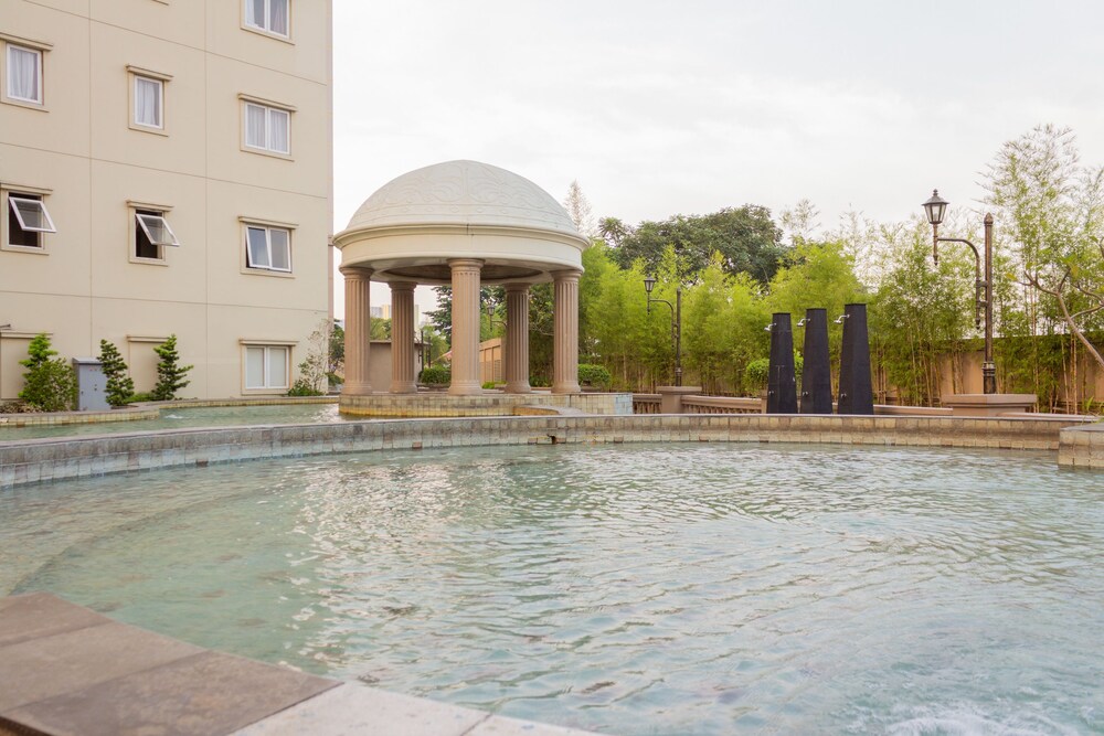 Grand Palace Kemayoran by OYO Rooms