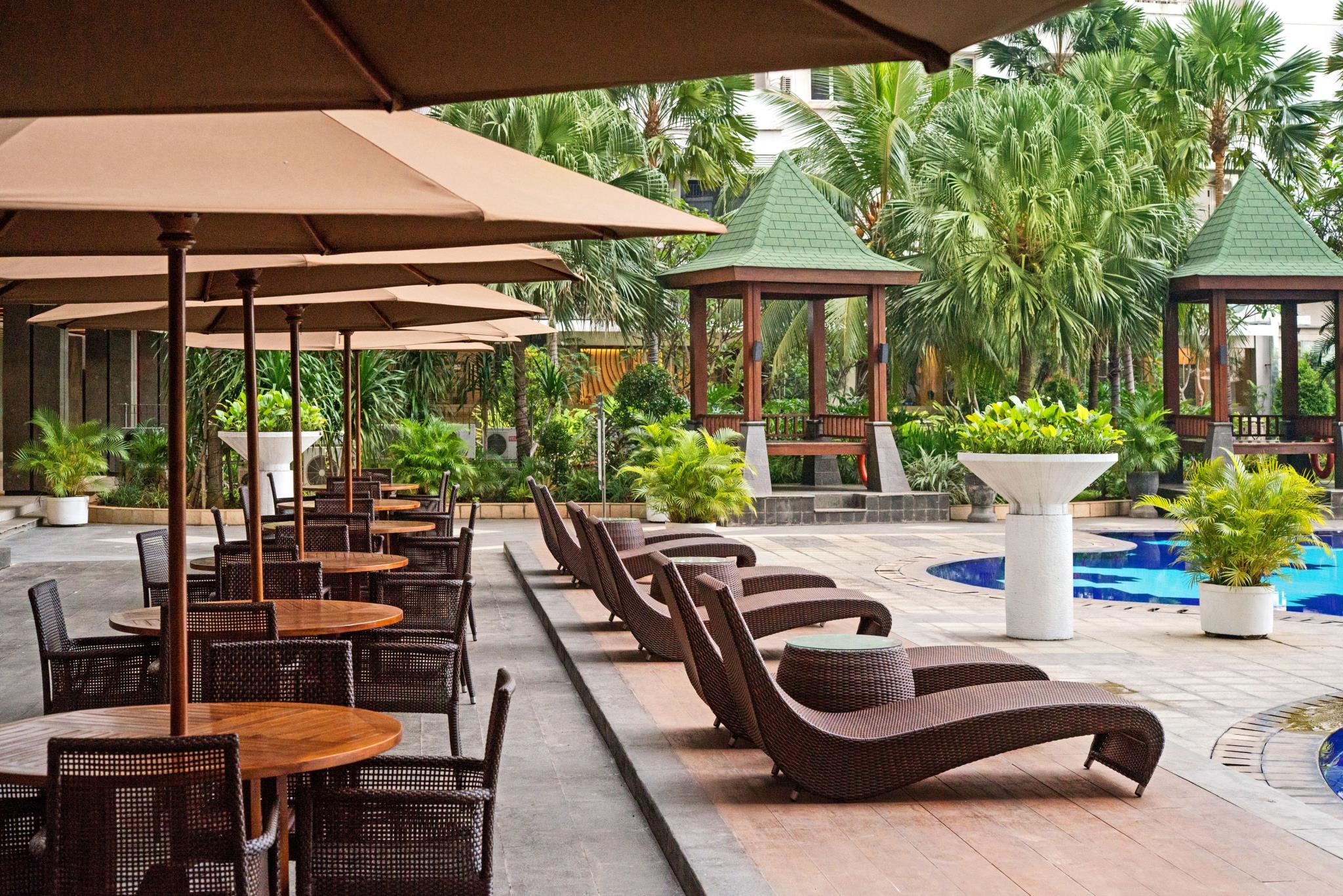 Grand Whiz Poins Square Simatupang Jakarta