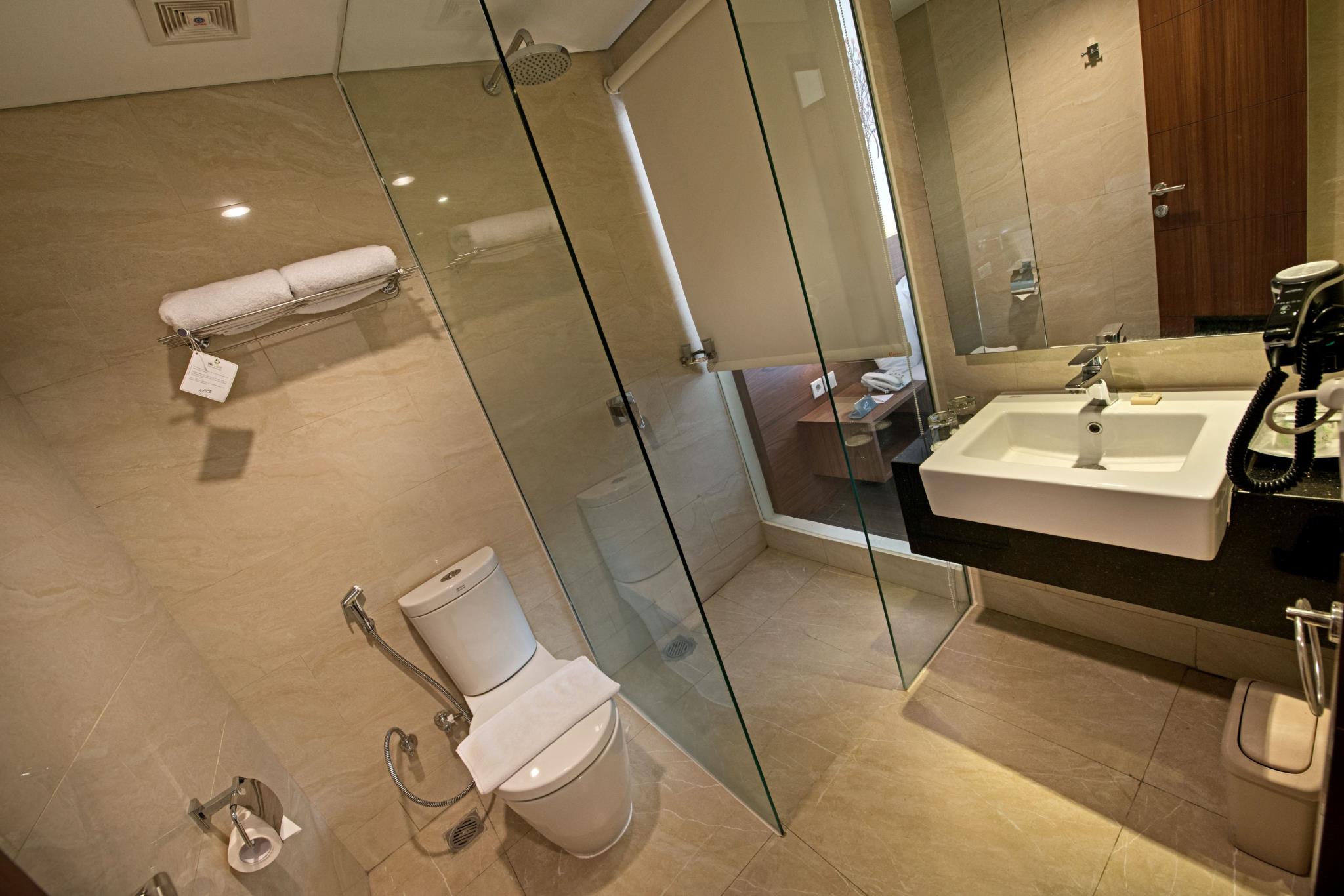 Grand Whiz Poins Square Simatupang Jakarta