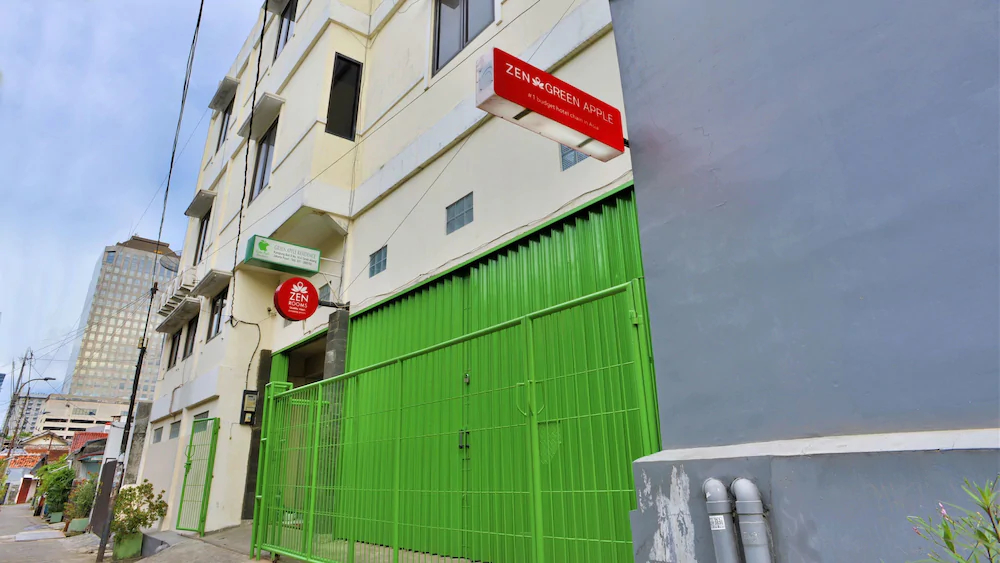 Green Apple Residence by ZEN Rooms