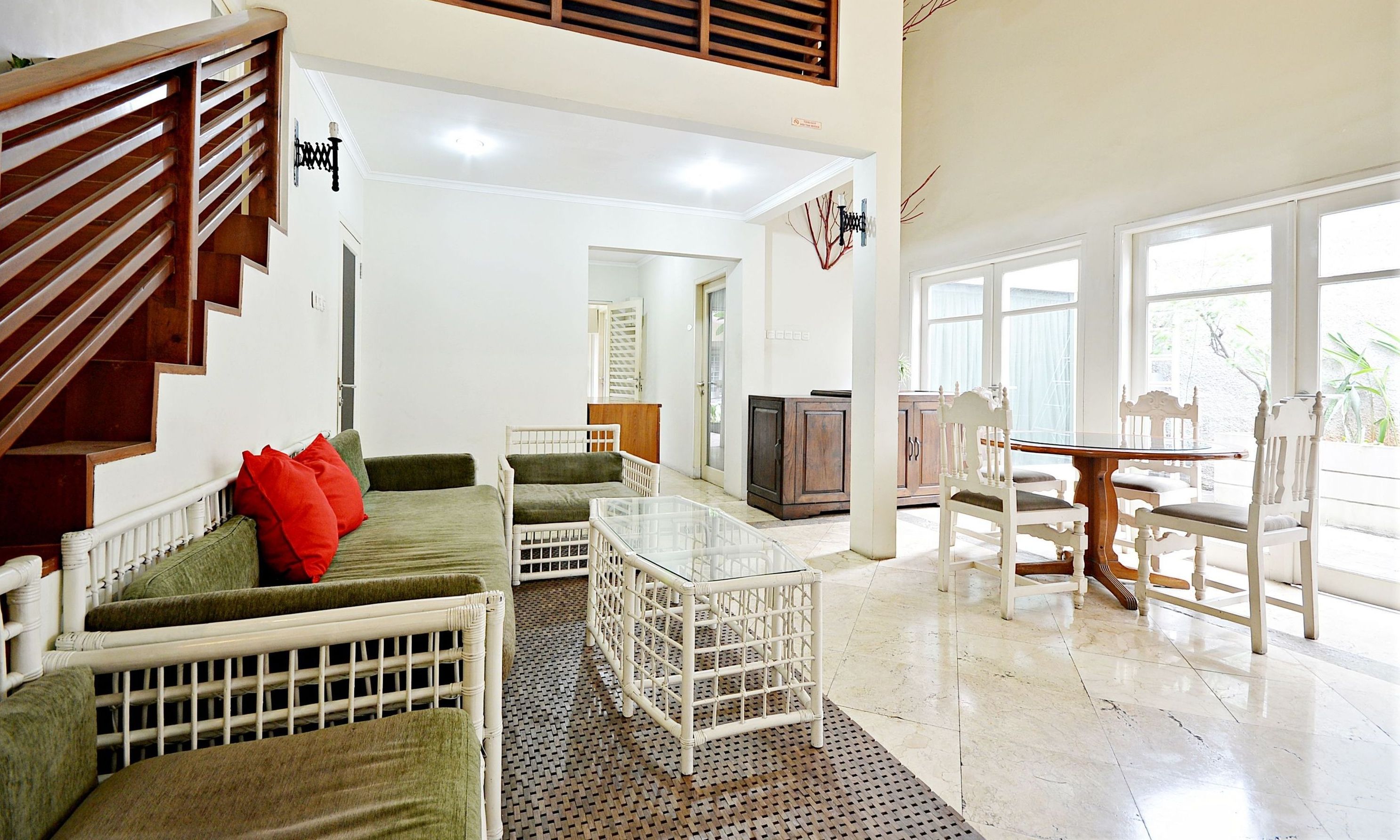 ZEN Rooms Mampang Prapatan Syariah