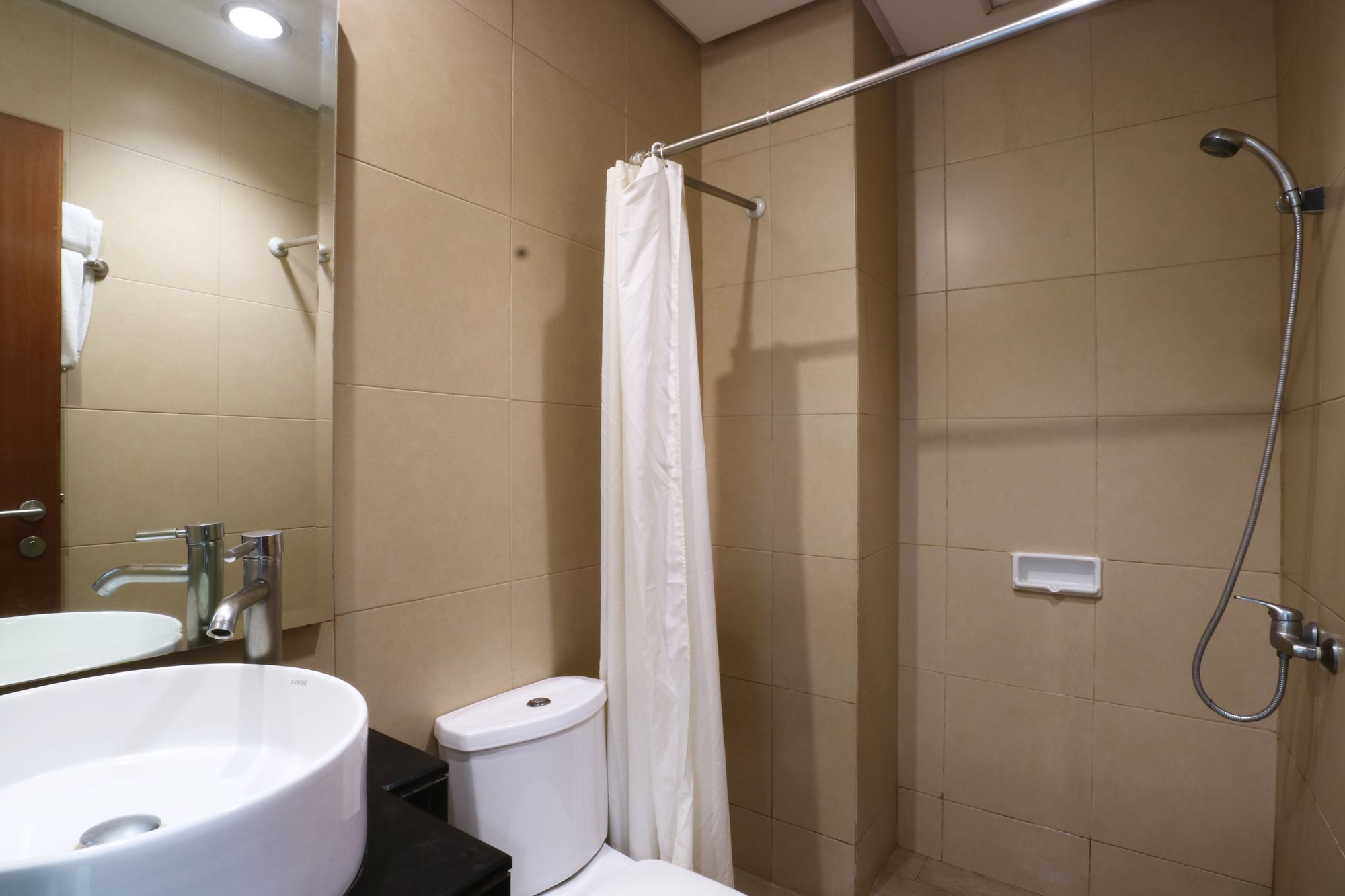 Blue Pacific by RedDoorz