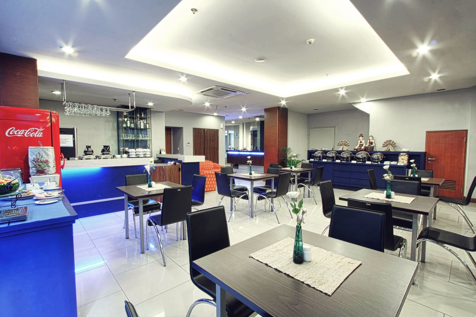 Blue Pacific by RedDoorz