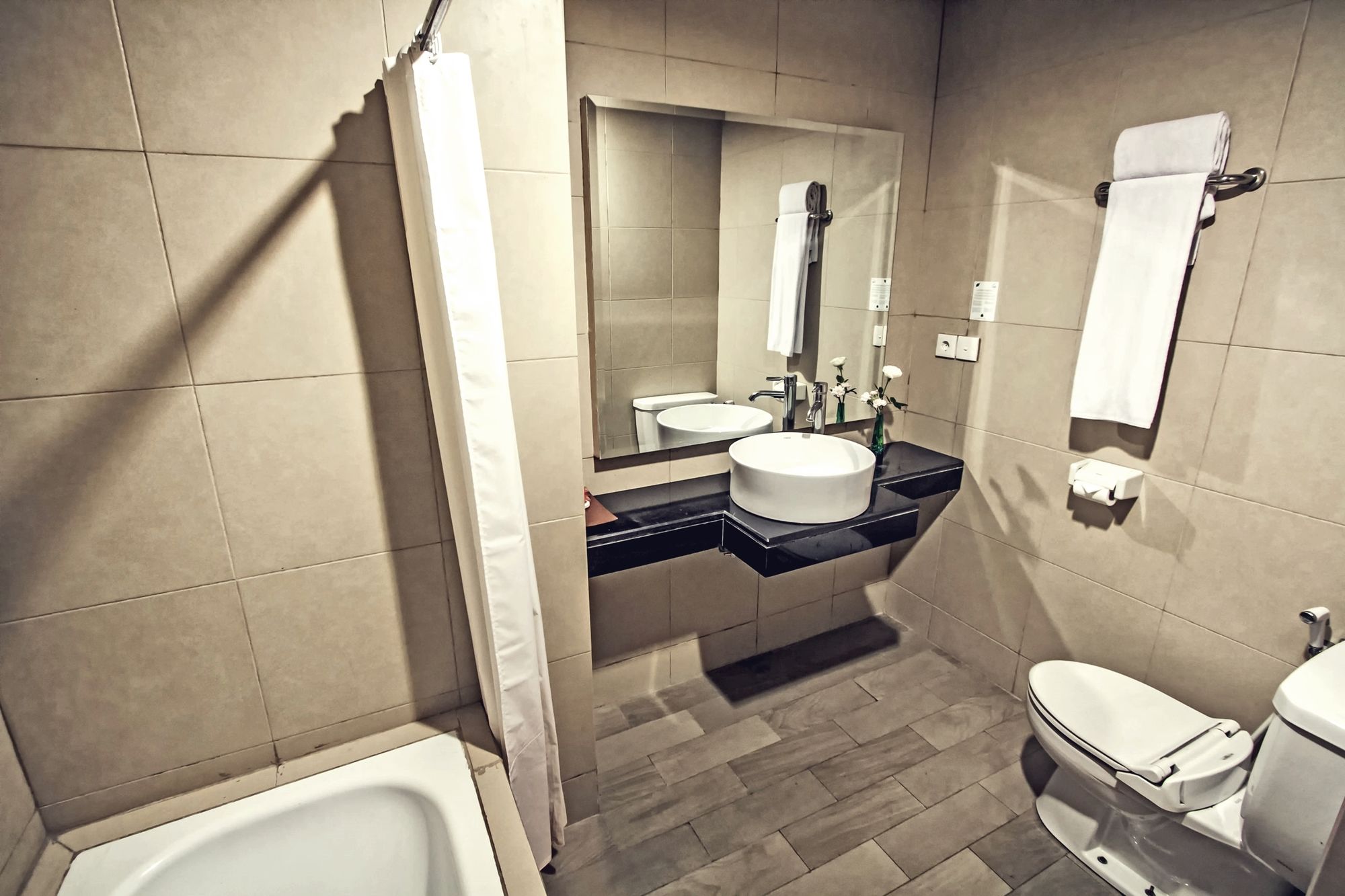 Blue Pacific by RedDoorz