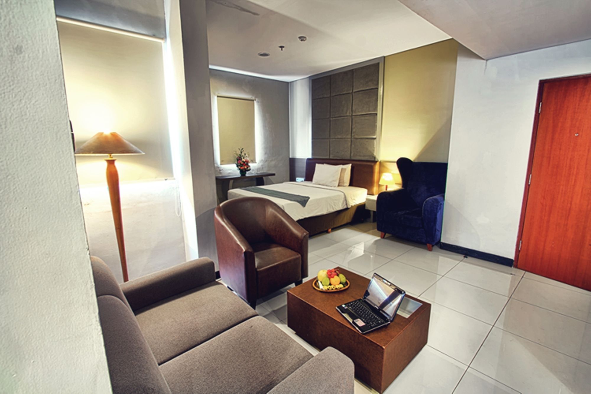 Blue Pacific by RedDoorz