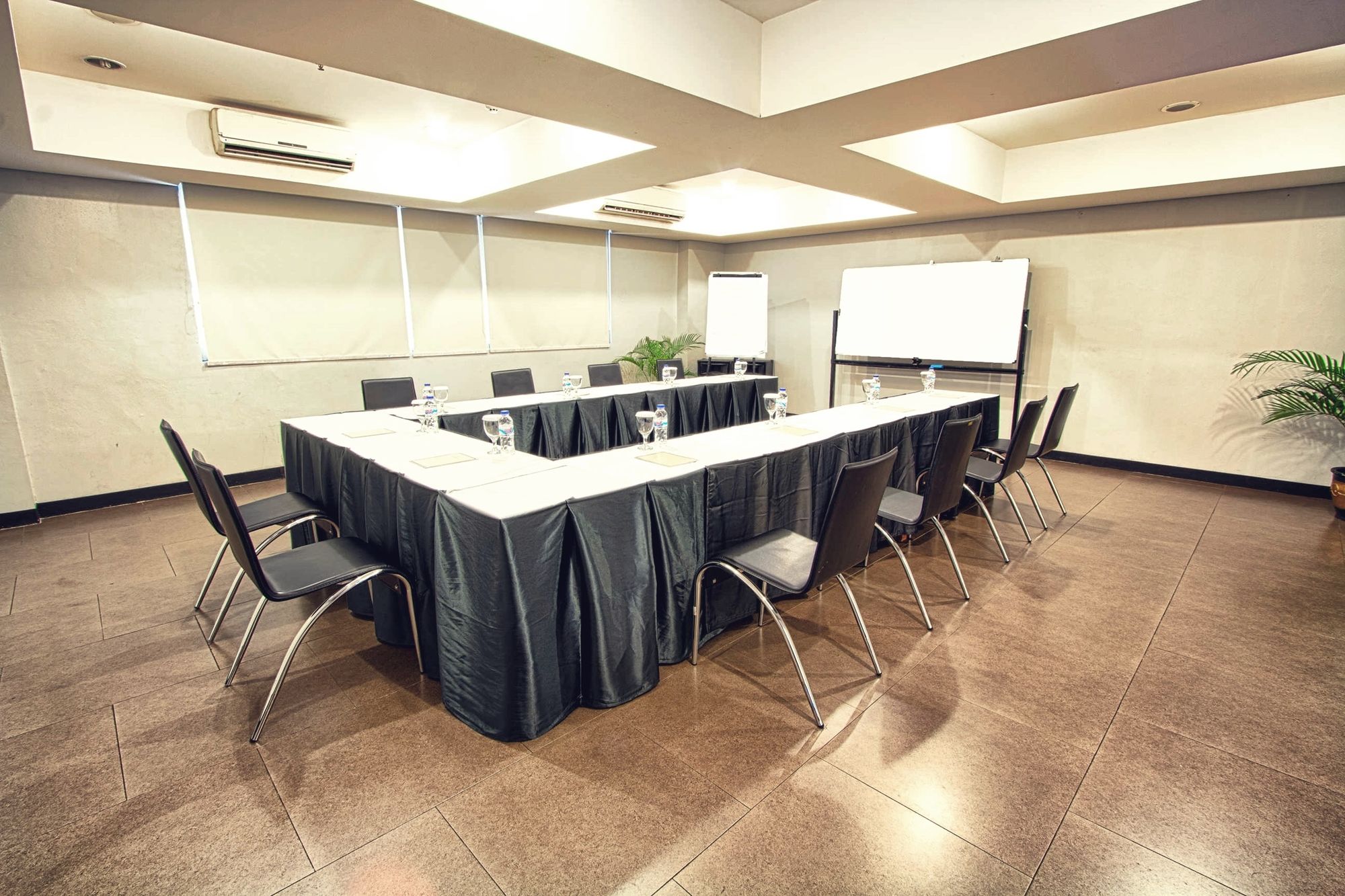 Blue Pacific by RedDoorz