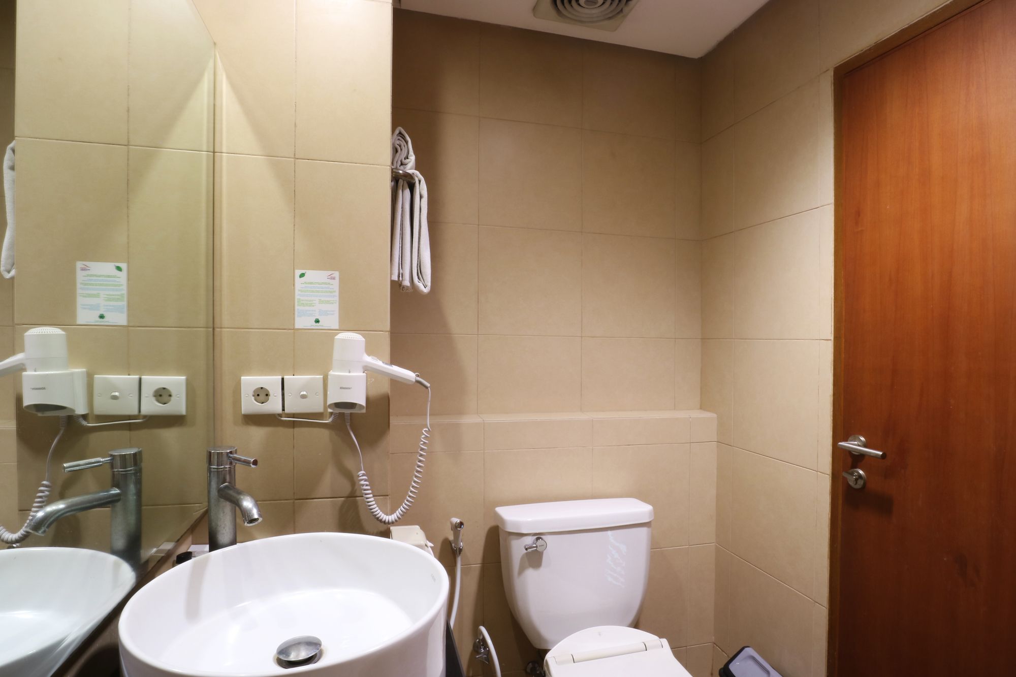 Blue Pacific by RedDoorz