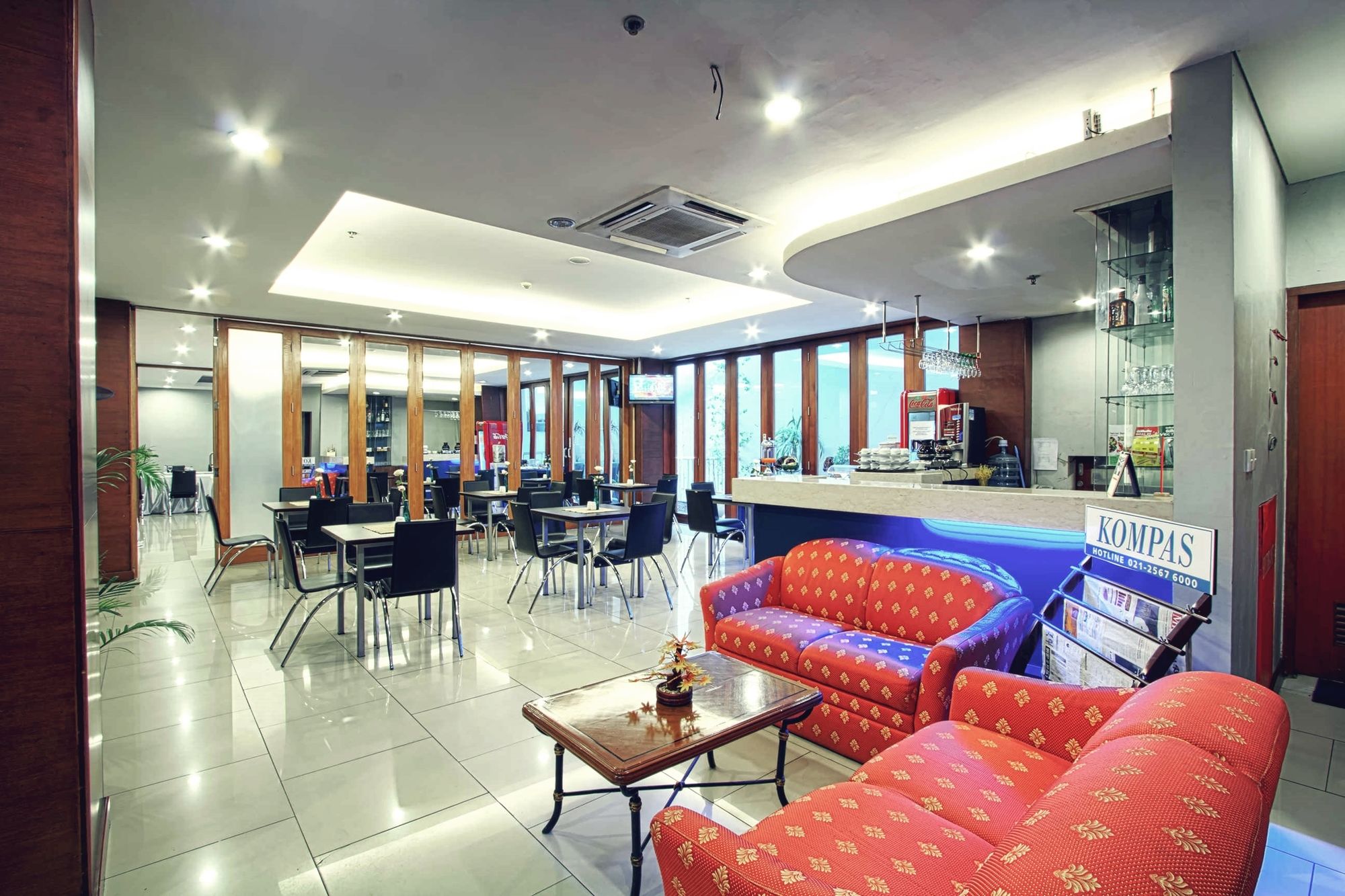 Blue Pacific by RedDoorz