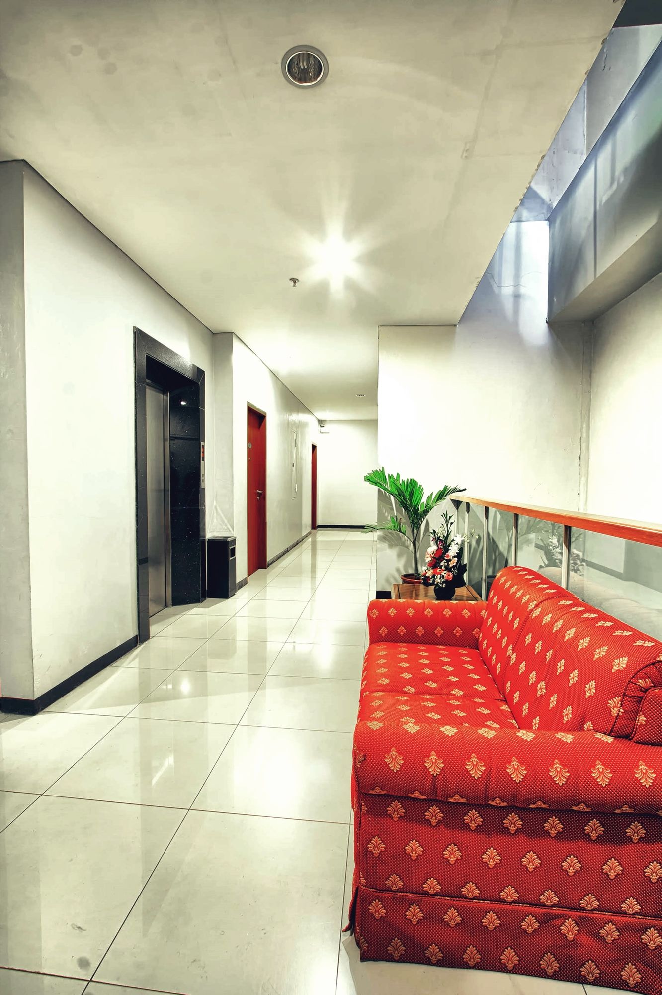 Blue Pacific by RedDoorz