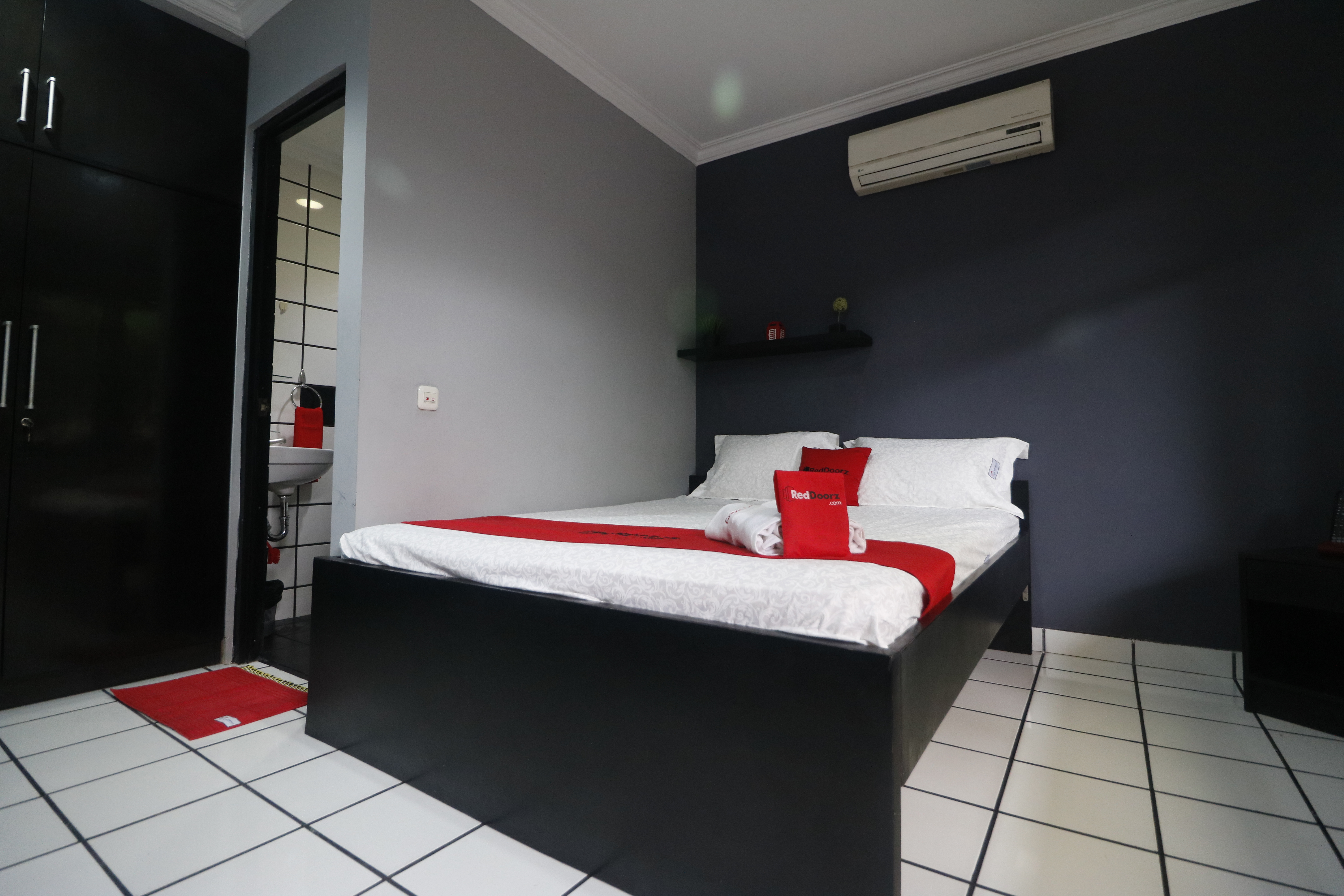 Griya Lebak Bulus By RedDoorz