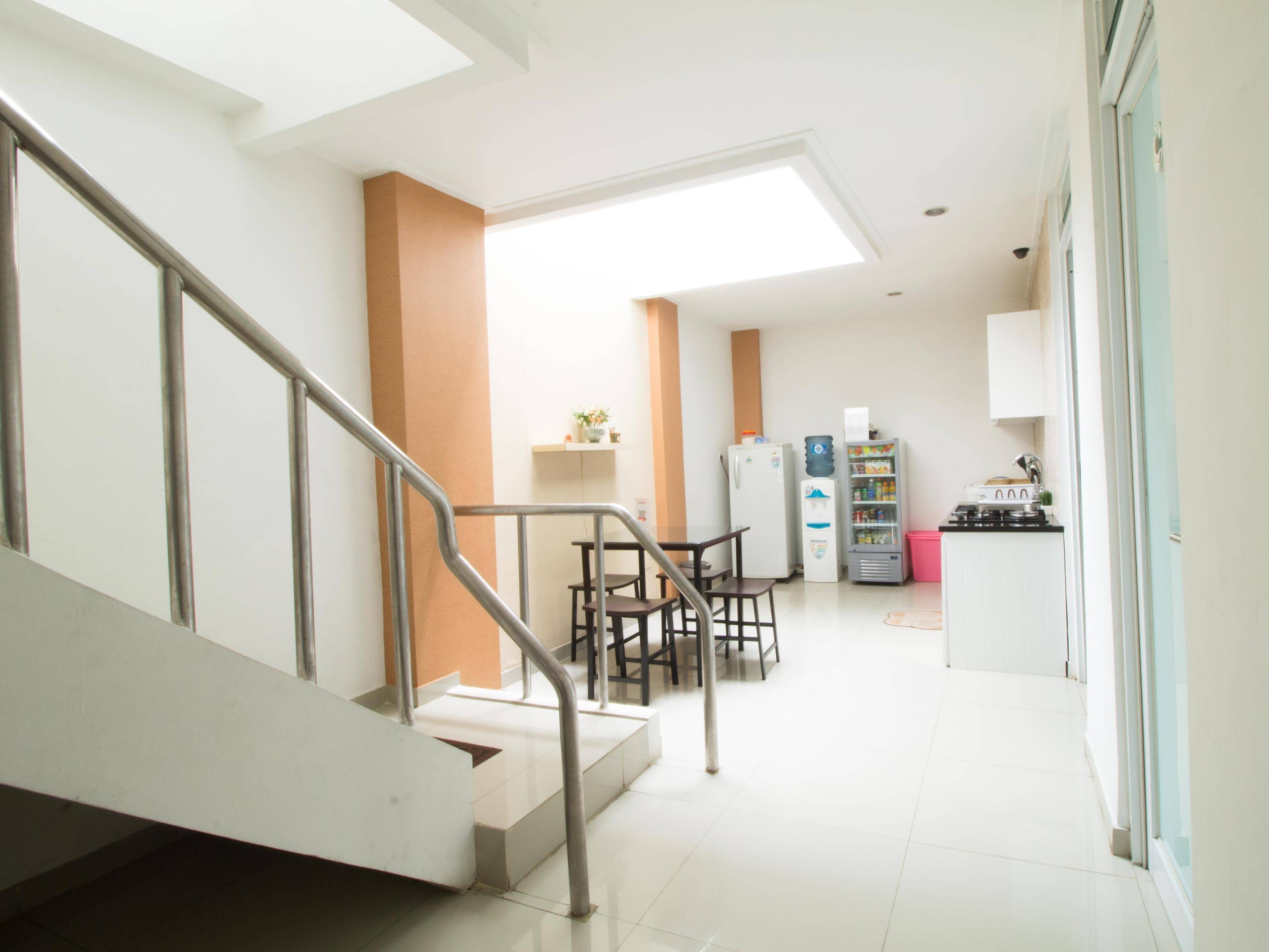 Guest House 8 by RedDoorz