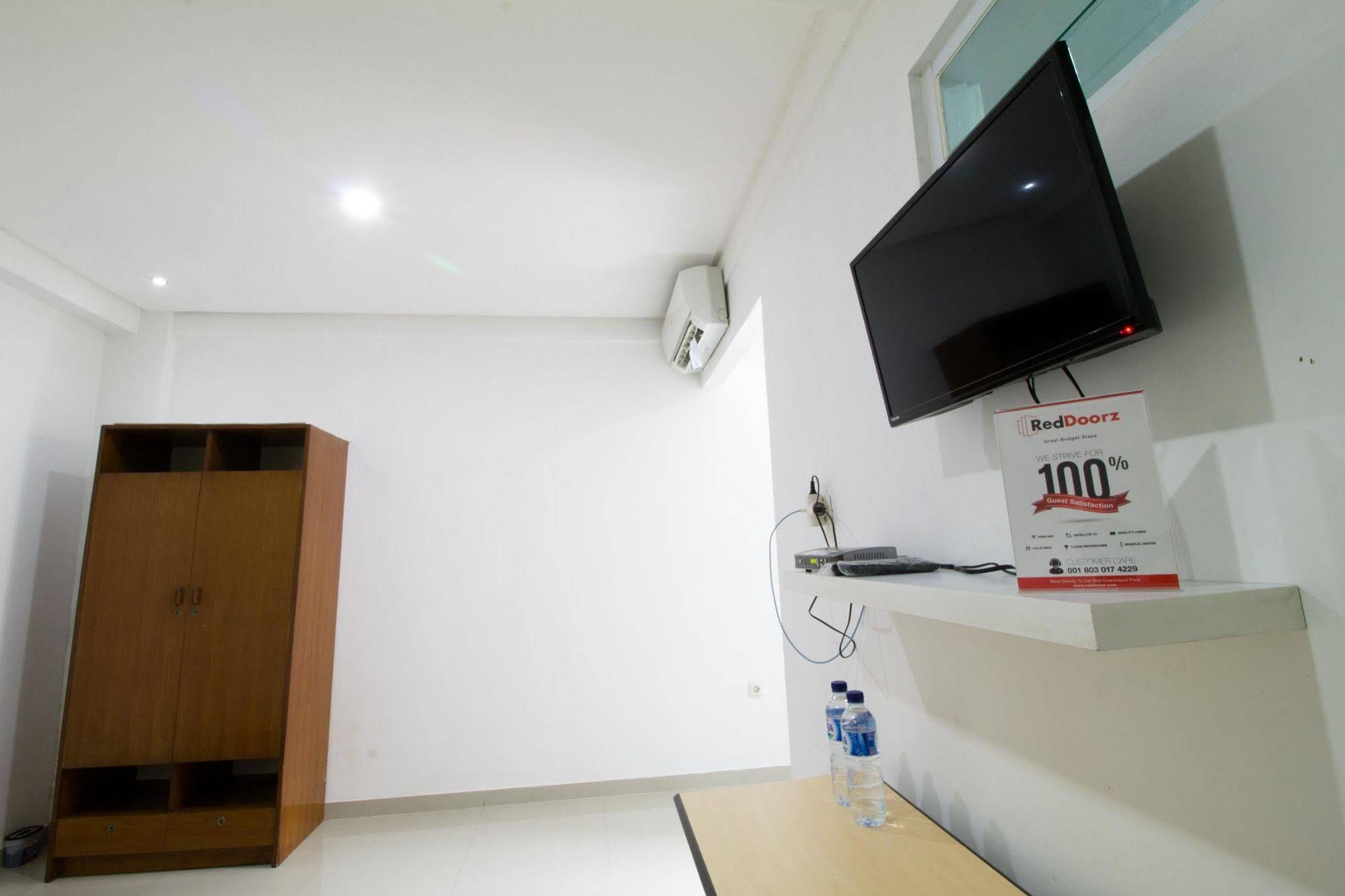 Guest House 8 by RedDoorz