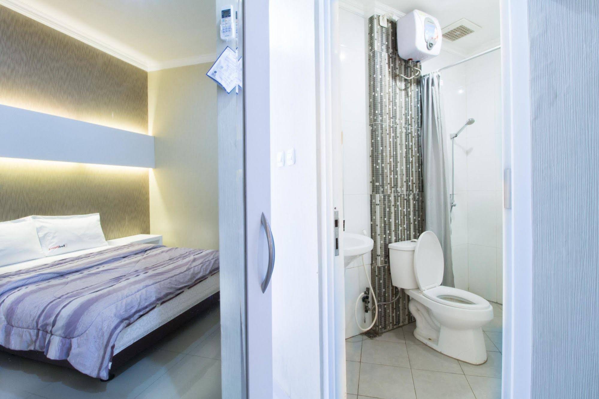 Guest House 8 by RedDoorz