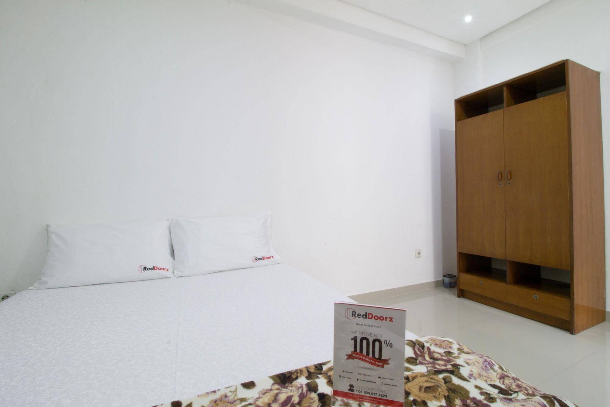 Guest House 8 by RedDoorz