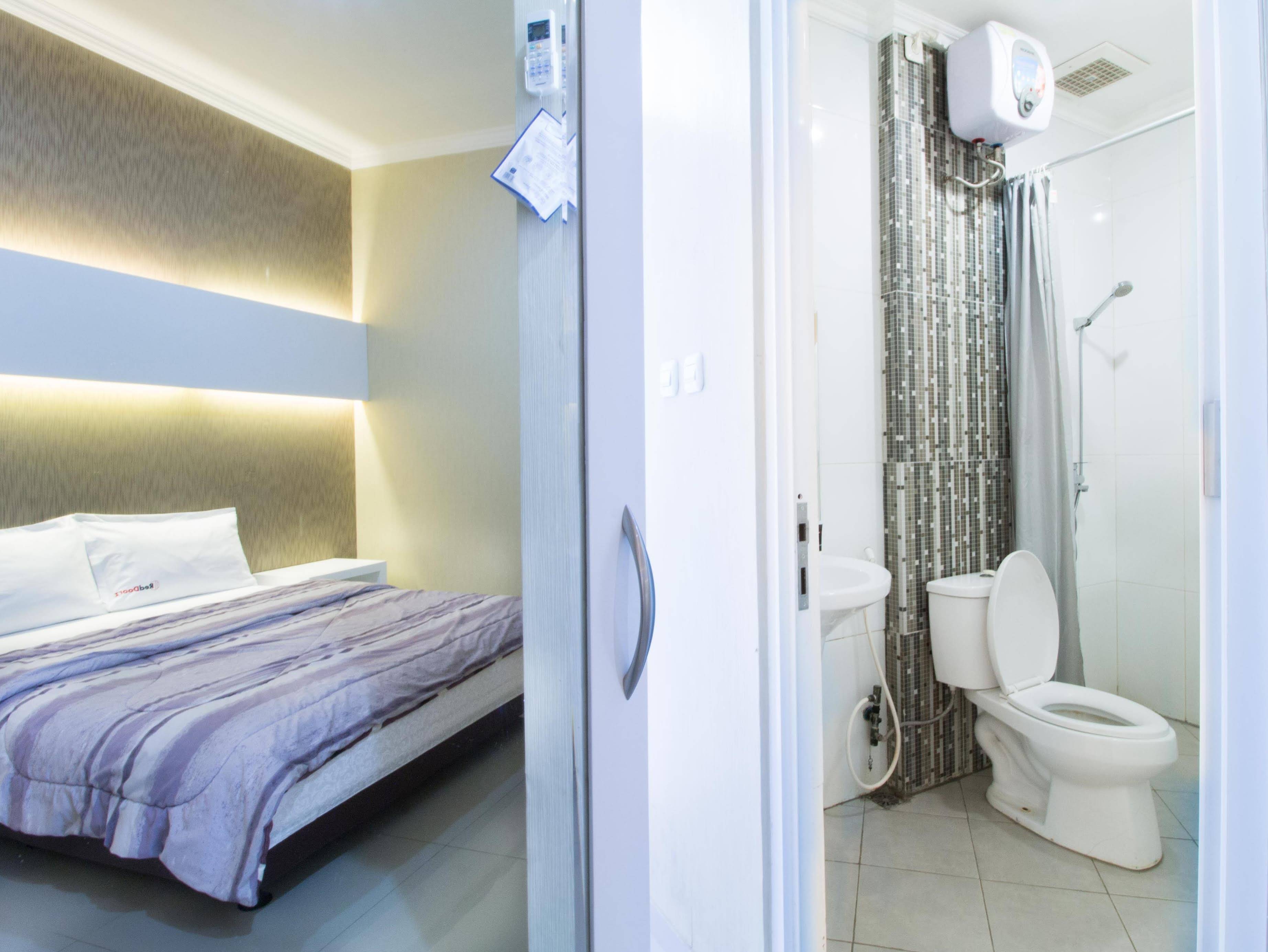 Guest House 8 by RedDoorz