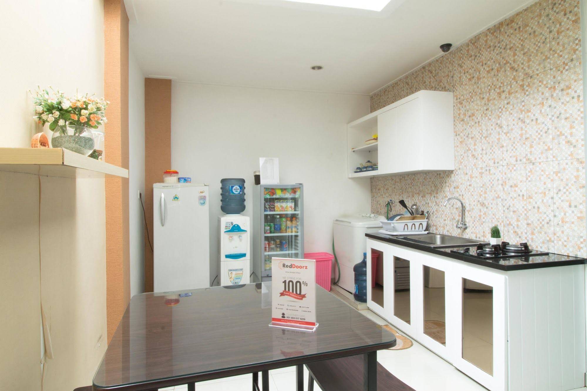 Guest House 8 by RedDoorz