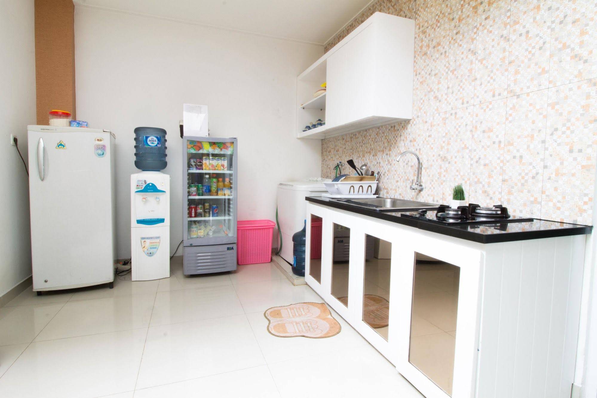 Guest House 8 by RedDoorz