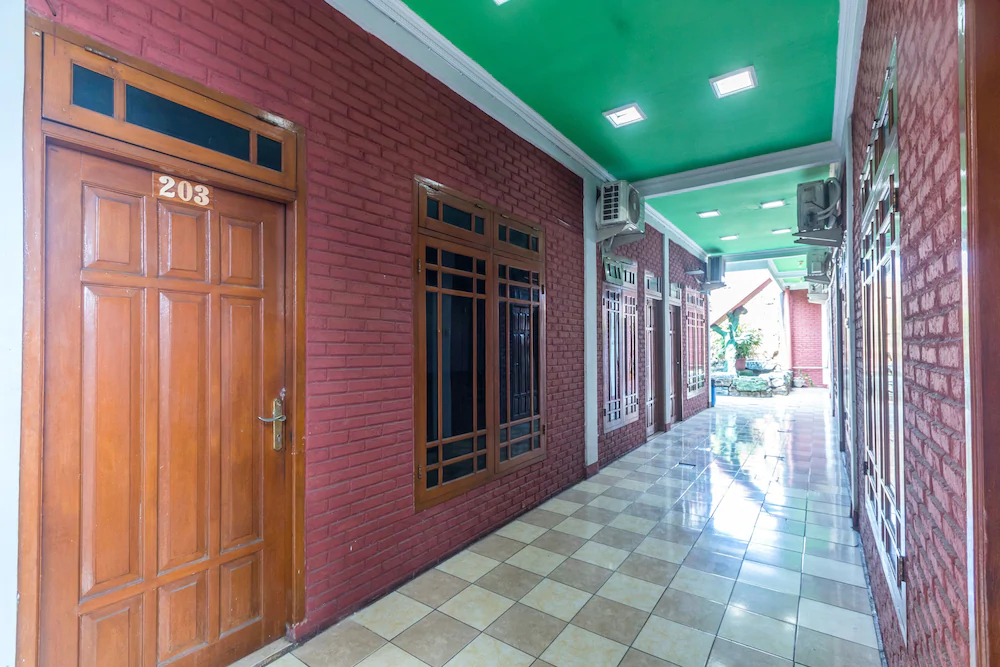 Guntary Residence by OYO Rooms