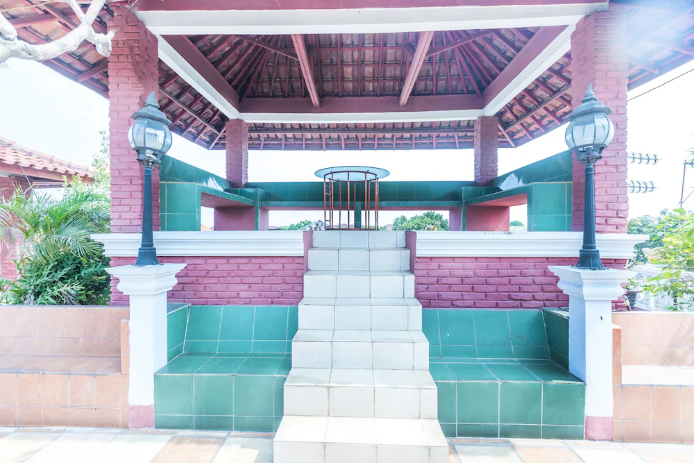 Guntary Residence by OYO Rooms