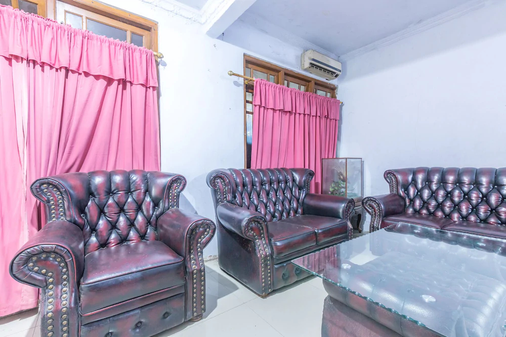 Guntary Residence by OYO Rooms