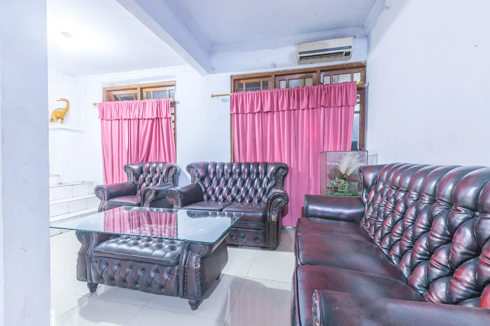 Guntary Residence by OYO Rooms