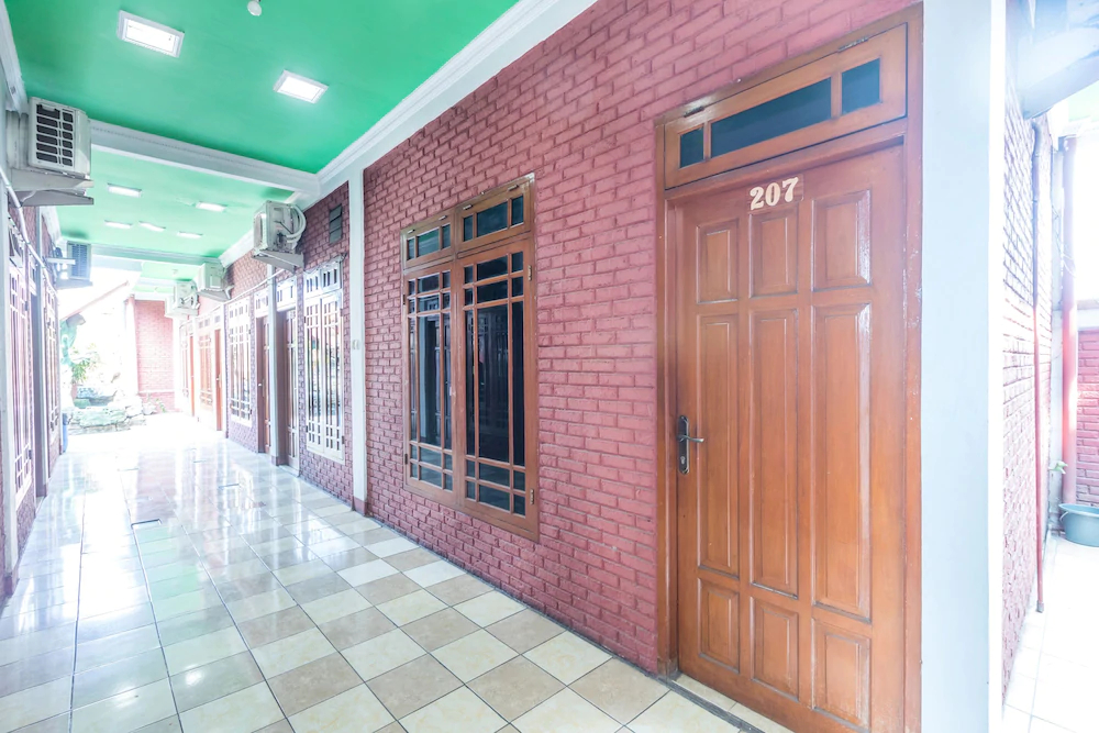 Guntary Residence by OYO Rooms