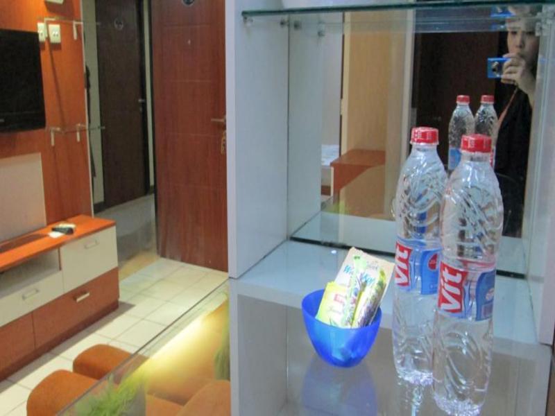 Hajjah Ririn's Kebagusan City Apartment