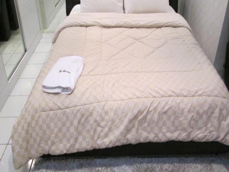 Hajjah Ririn's Kebagusan City Apartment