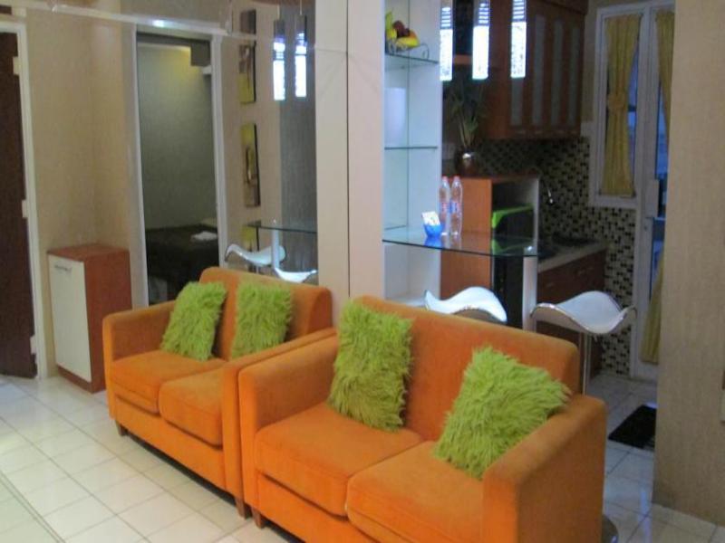 Hajjah Ririn's Kebagusan City Apartment
