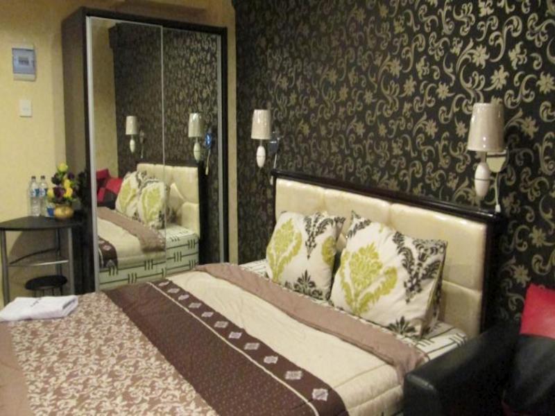 Hajjah Ririn's Kebagusan City Apartment