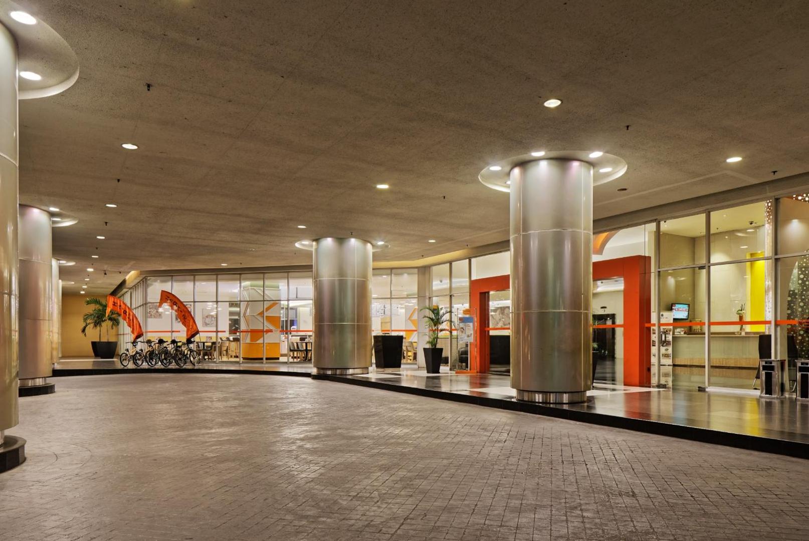 Harris Hotel & Conventions Kelapa Gading