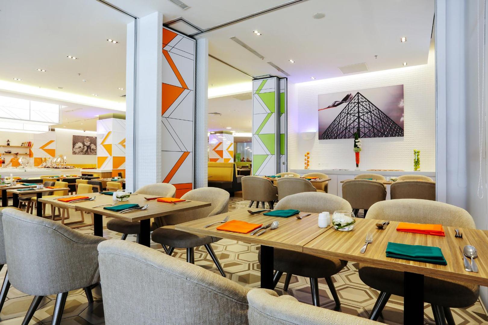 Harris Hotel & Conventions Kelapa Gading