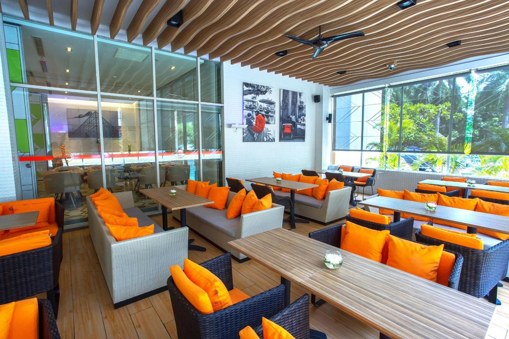 Harris Hotel & Conventions Kelapa Gading