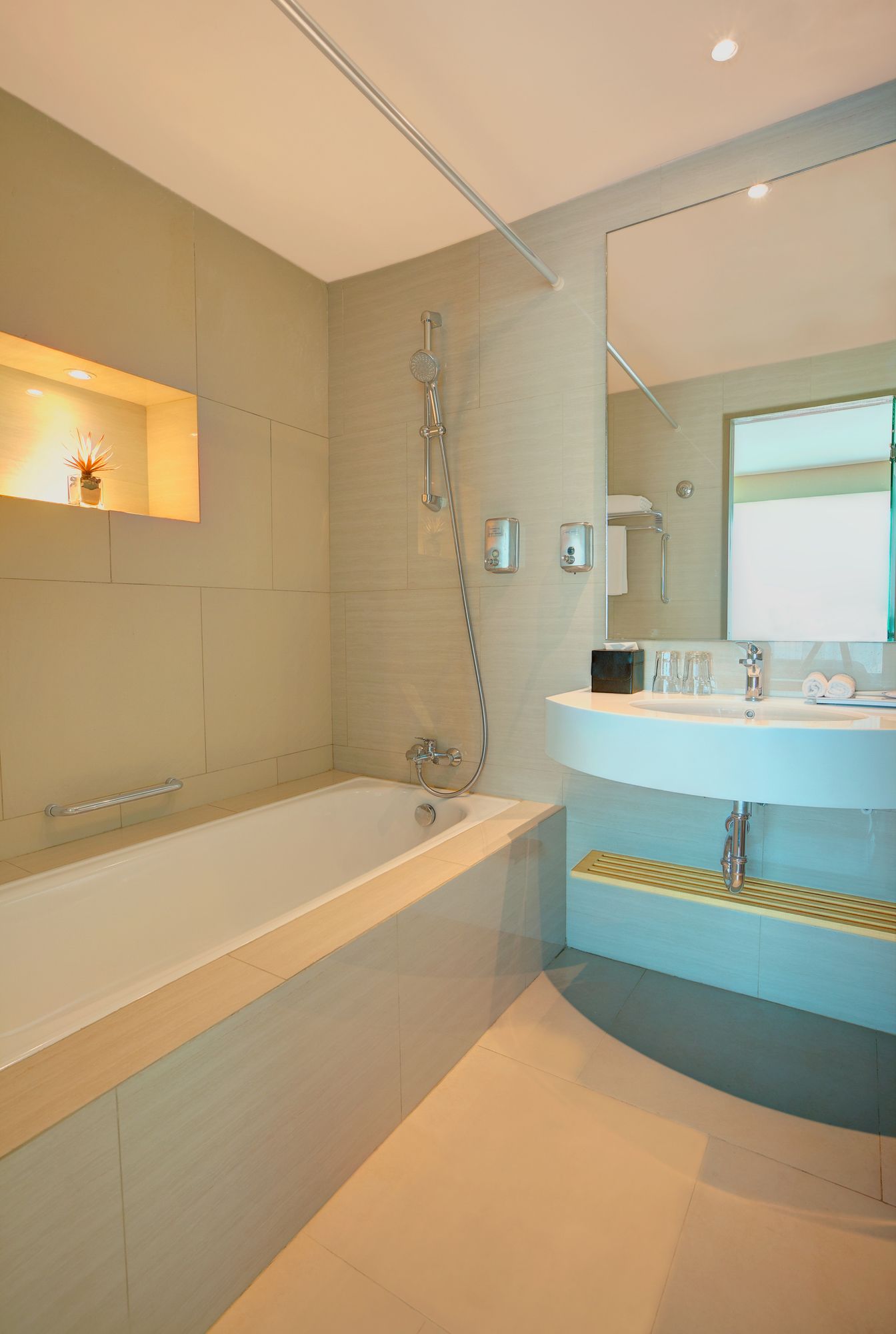 Holiday Inn Express Jakarta International Expo