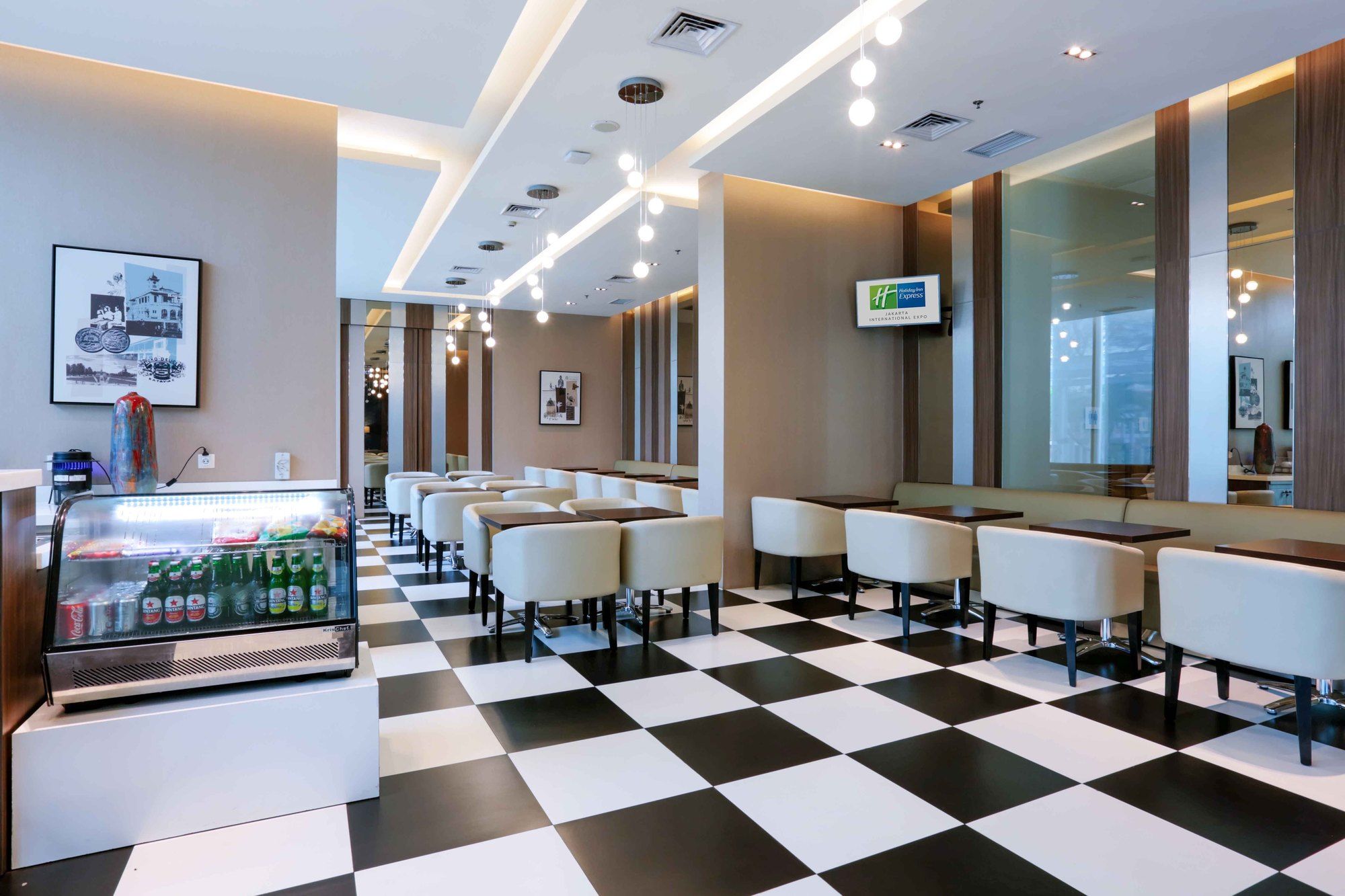 Holiday Inn Express Jakarta International Expo