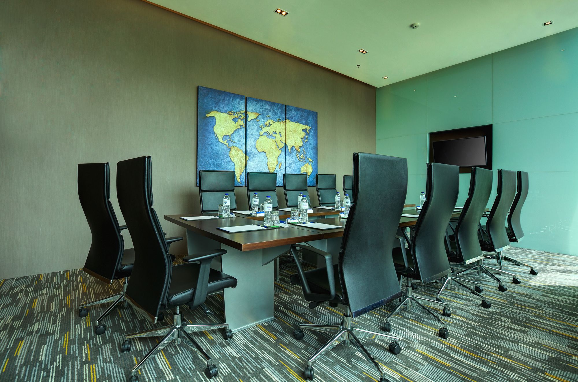 Holiday Inn Express Jakarta International Expo