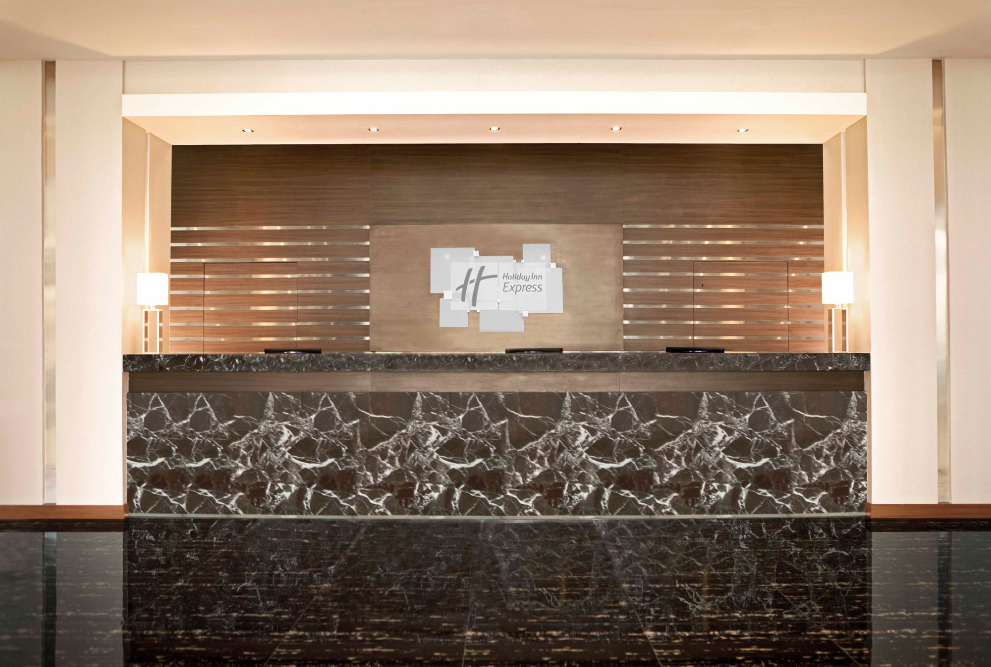Holiday Inn Express Jakarta International Expo