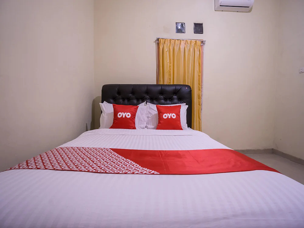 Hotel & Kost 37 by OYO Rooms