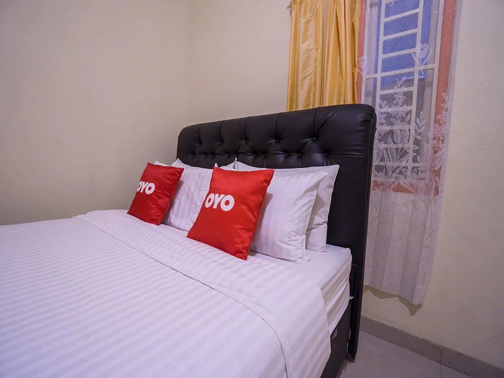 Hotel & Kost 37 by OYO Rooms