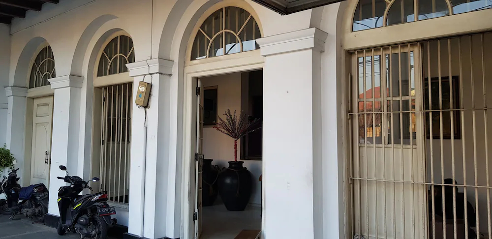 Hotel De'Qur Jakarta Kota