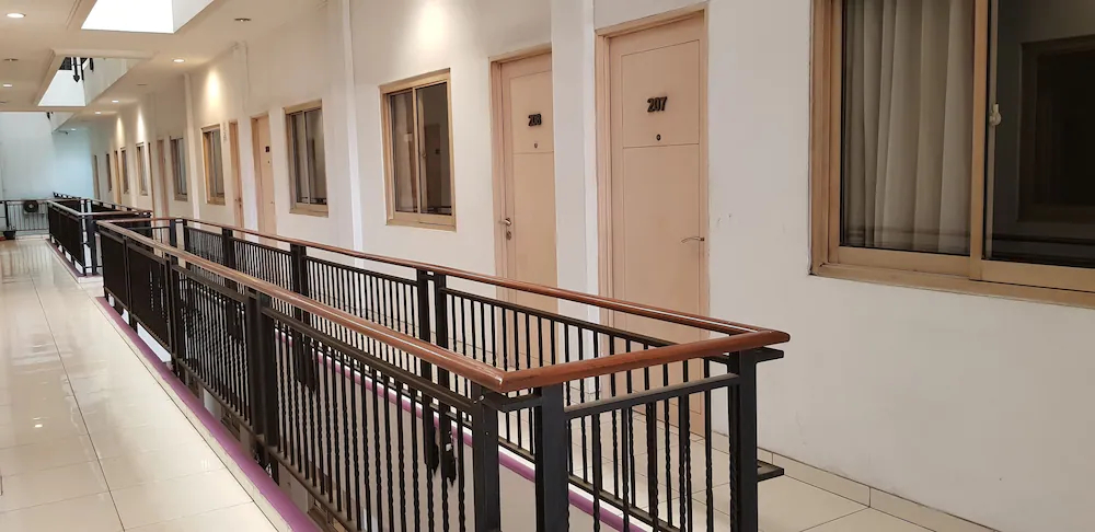 Hotel De'Qur Jakarta Kota