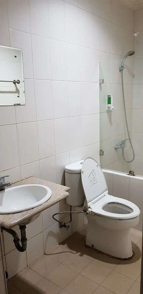 Hotel De'Qur Jakarta Kota