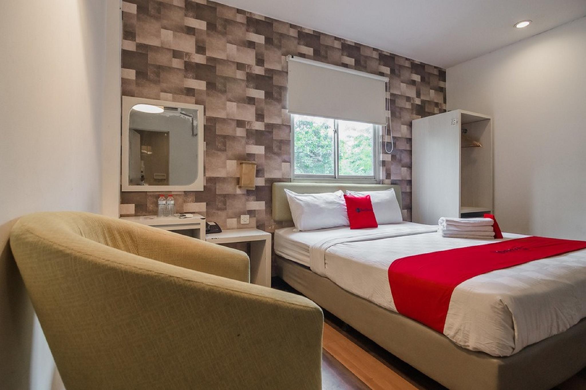 Hotel Feodora by RedDoorz